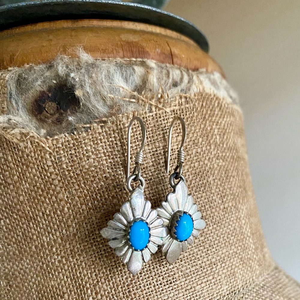 VTG Native American Sterling Silver Turquoise earrings